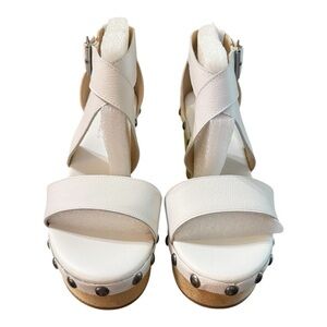 Very Volatile Zitola White Wedge Sandals – Size 10 – New in Box